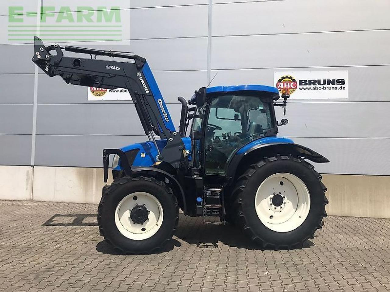 New Holland t6.140 electrocommand - Tracteur agricole: photos 2 New Holland t6.140 electrocommand - Tracteur agricole: photos 2