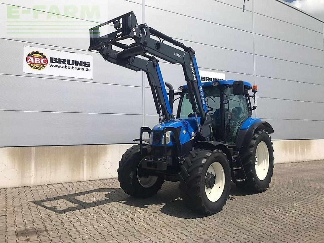 New Holland t6.140 electrocommand - Tracteur agricole: photos 1 New Holland t6.140 electrocommand - Tracteur agricole: photos 1
