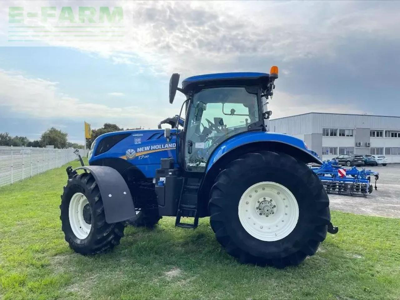 New Holland t7.190 - Tracteur agricole: photos 4 New Holland t7.190 - Tracteur agricole: photos 4