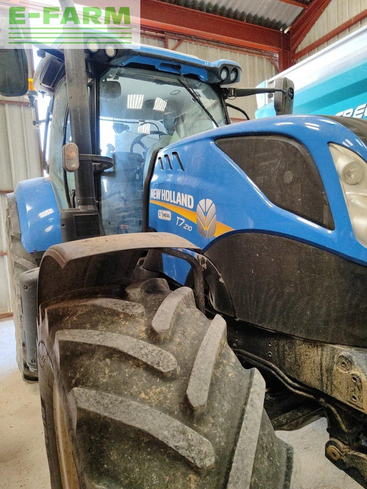 New Holland t7.210 pc classic - Tracteur agricole: photos 2 New Holland t7.210 pc classic - Tracteur agricole: photos 2