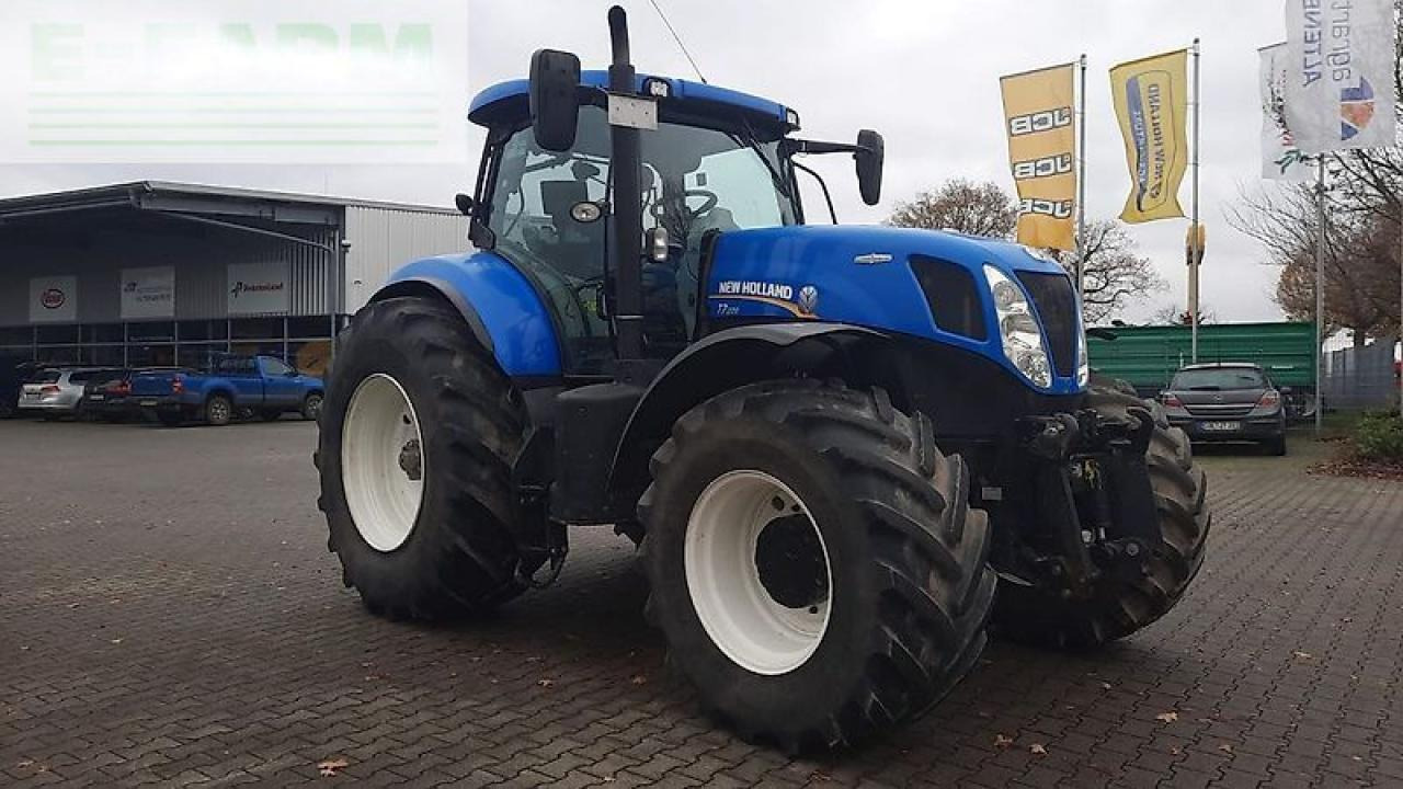 New Holland t7.220 ac - Tracteur agricole: photos 4 New Holland t7.220 ac - Tracteur agricole: photos 4