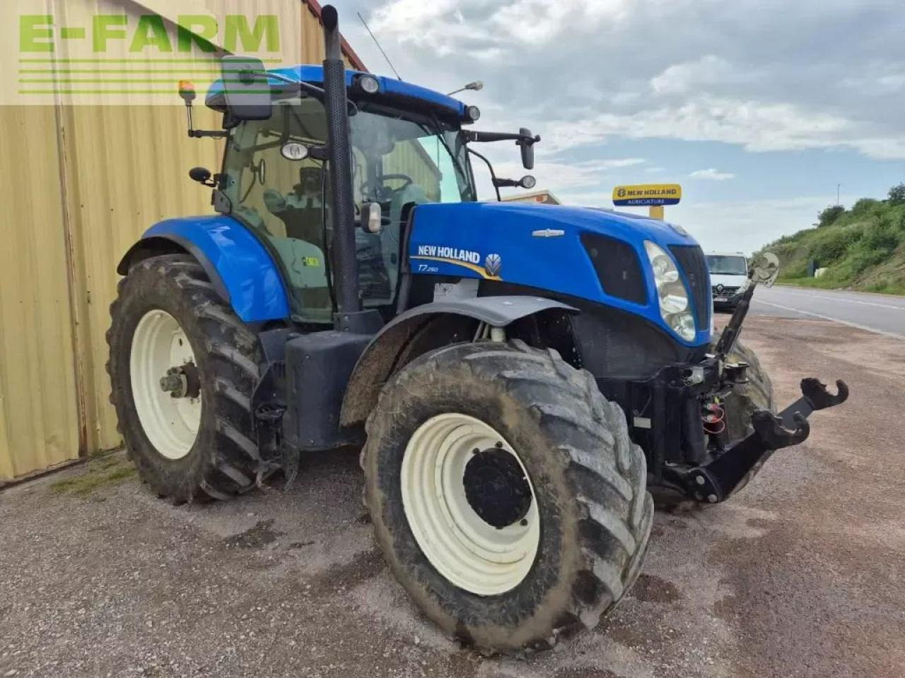 New Holland t7.250 ac - Tracteur agricole: photos 2 New Holland t7.250 ac - Tracteur agricole: photos 2