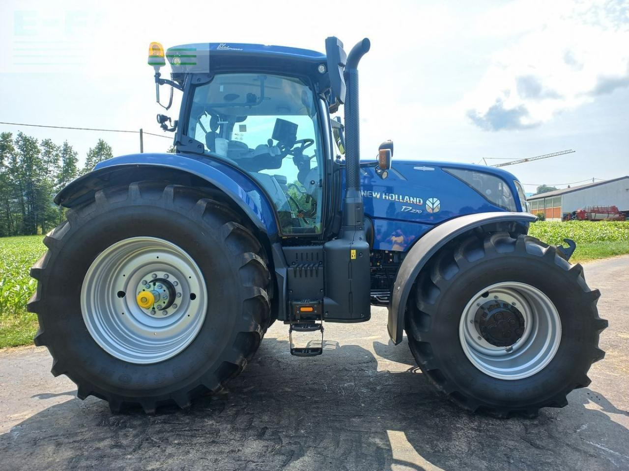 New Holland t7.270 auto command sidewinder ii (stage v) - Tracteur agricole: photos 4 New Holland t7.270 auto command sidewinder ii (stage v) - Tracteur agricole: photos 4