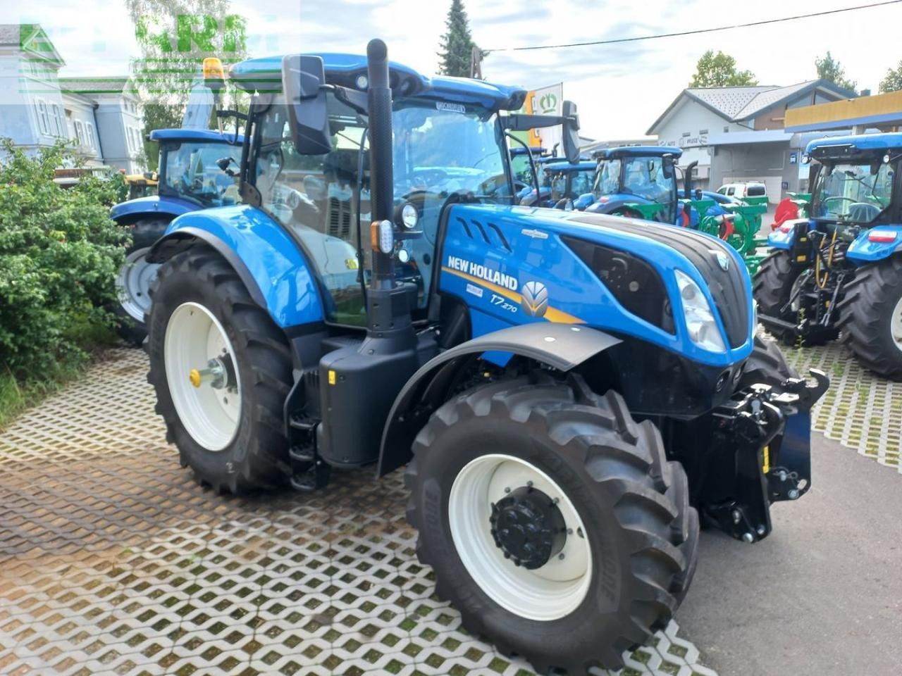 New Holland t7.270 auto command sidewinder ii (stage v) - Tracteur agricole: photos 1 New Holland t7.270 auto command sidewinder ii (stage v) - Tracteur agricole: photos 1