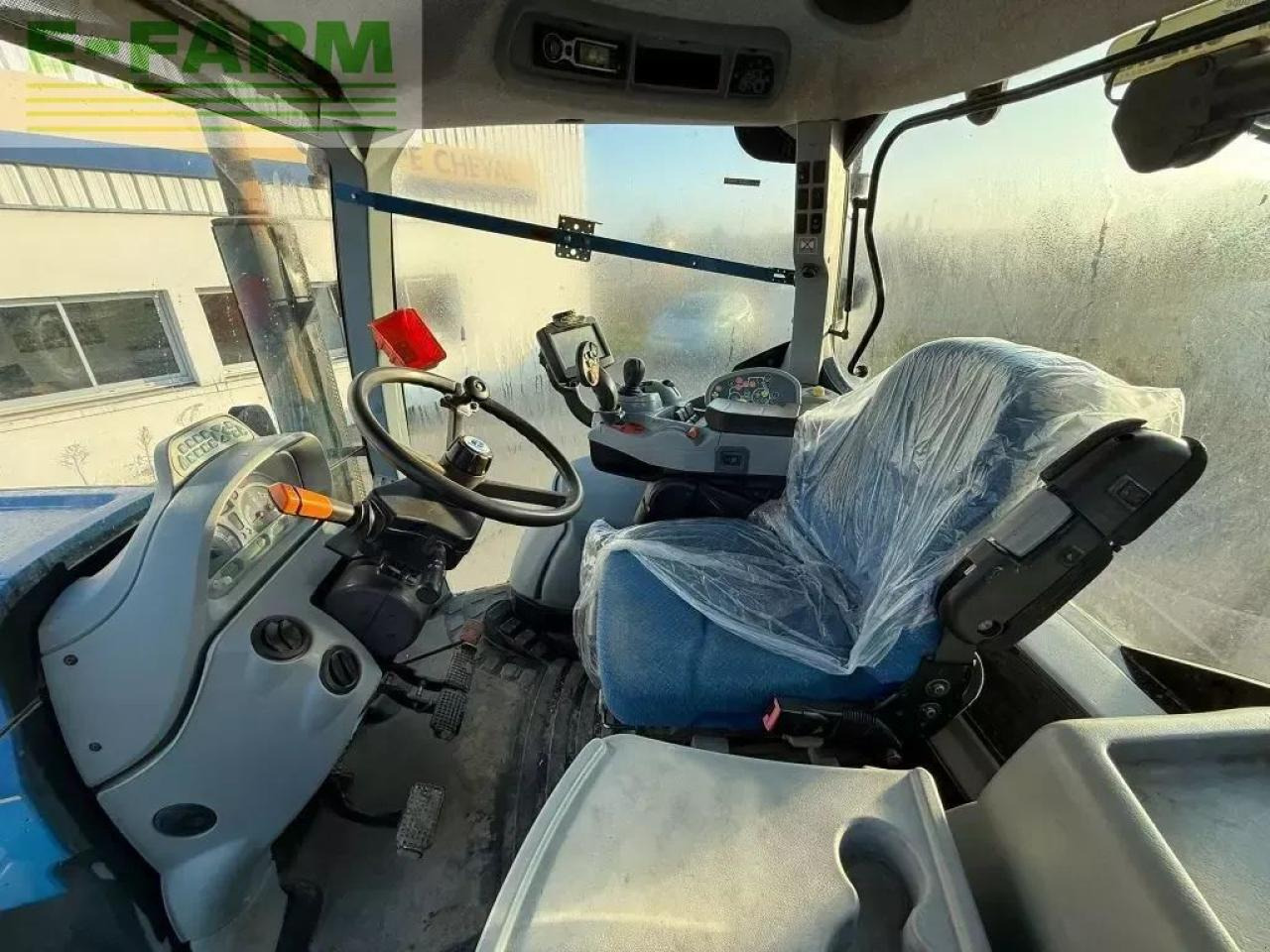 Tracteur agricole New Holland t7070 6.7l: photos 8