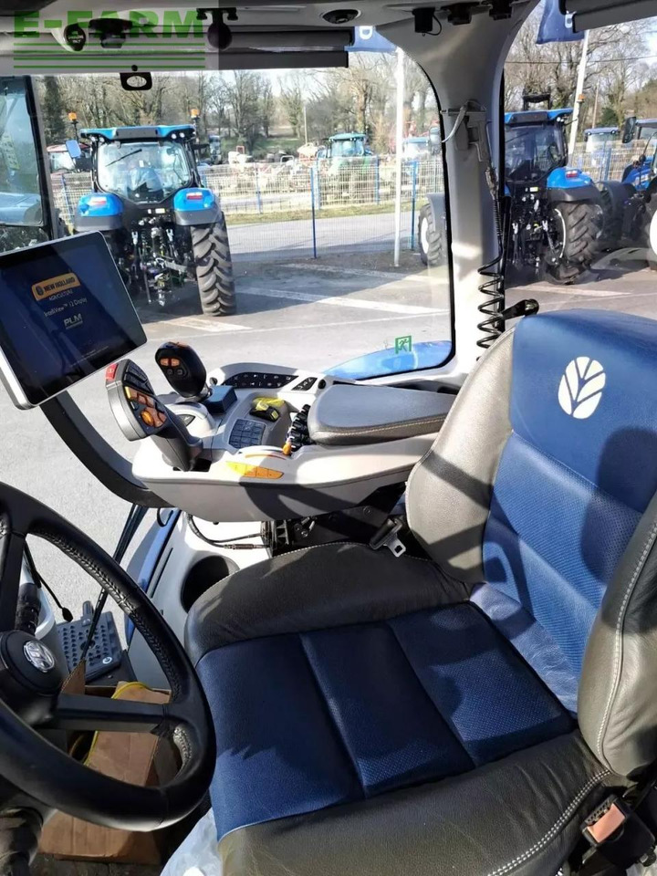 New Holland t8.380 genesis Genesis - Tracteur agricole: photos 4 New Holland t8.380 genesis Genesis - Tracteur agricole: photos 4