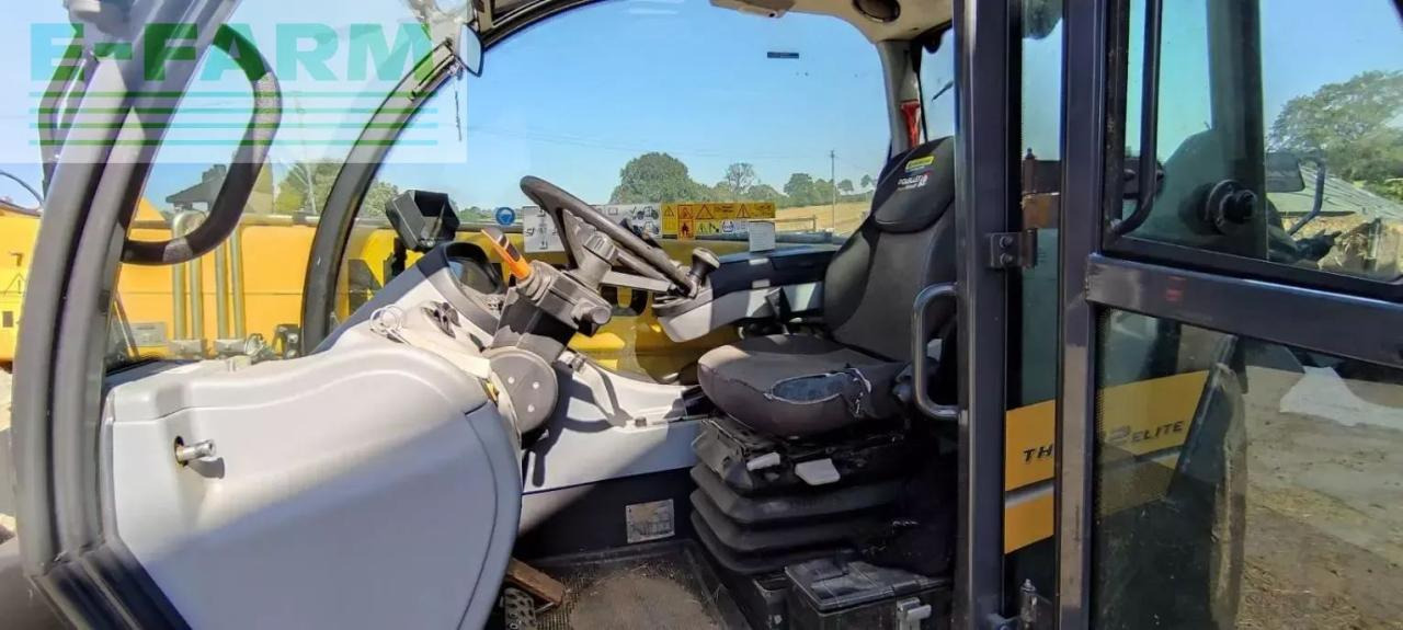 New Holland th7.42 - Chariot télescopique: photos 4 New Holland th7.42 - Chariot télescopique: photos 4