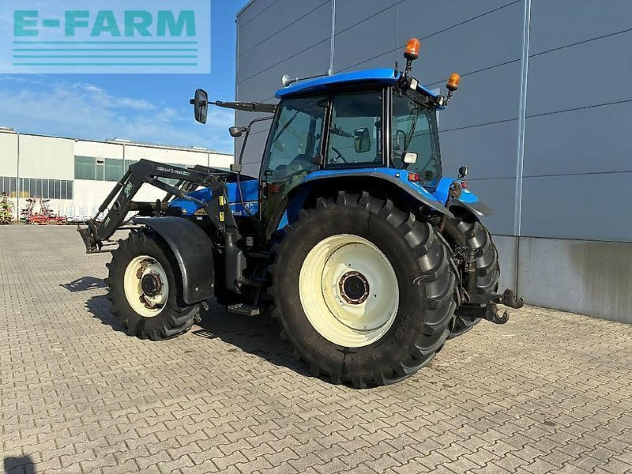 New Holland tm 140 - Tracteur agricole: photos 3 New Holland tm 140 - Tracteur agricole: photos 3