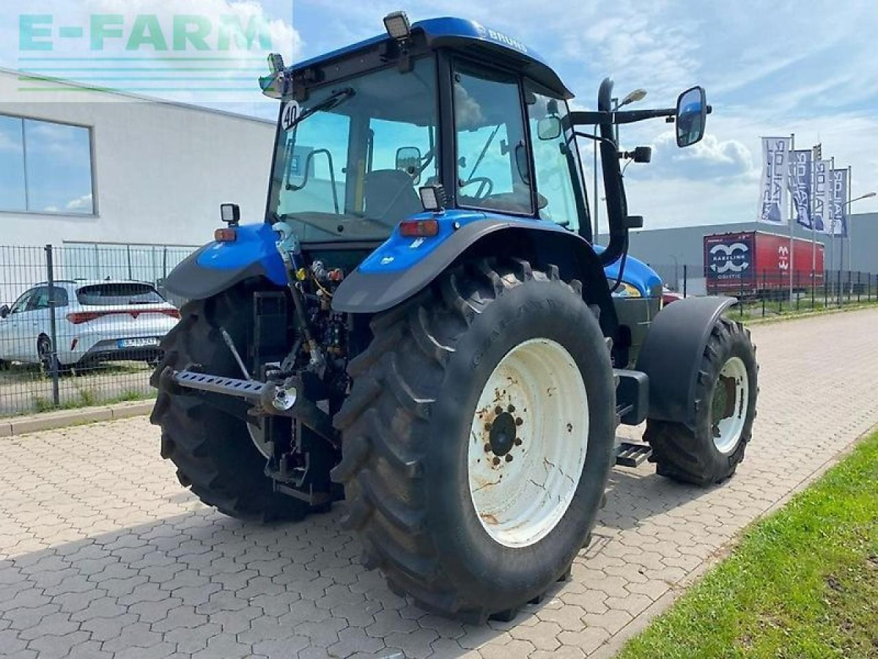New Holland tm 155 - Tracteur agricole: photos 4 New Holland tm 155 - Tracteur agricole: photos 4