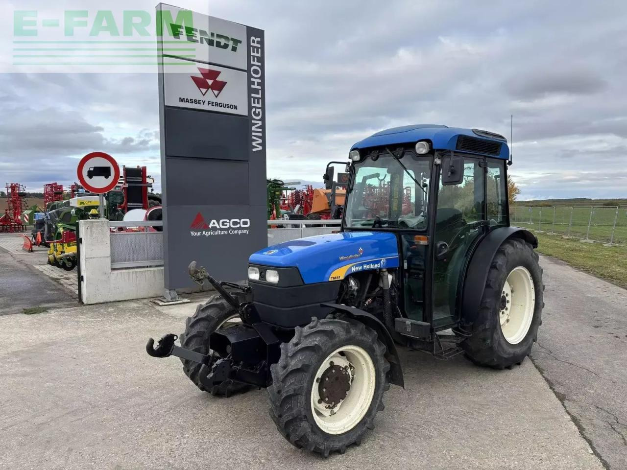 New Holland tn 85 fa dt supersteer - Tracteur agricole: photos 1 New Holland tn 85 fa dt supersteer - Tracteur agricole: photos 1