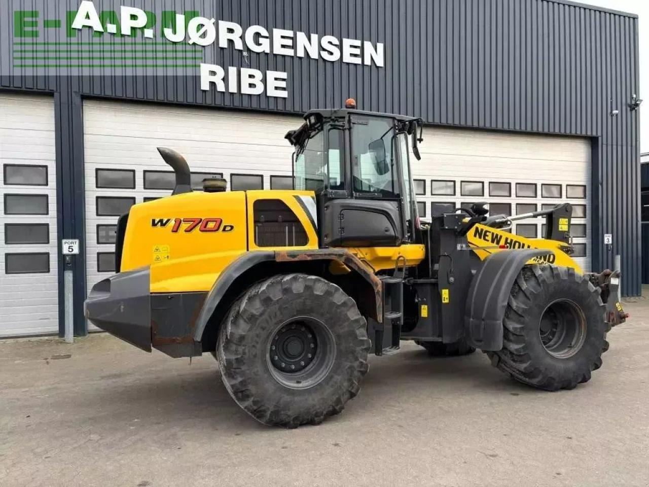 New Holland w 170 d lr - Mini pelle: photos 2 New Holland w 170 d lr - Mini pelle: photos 2