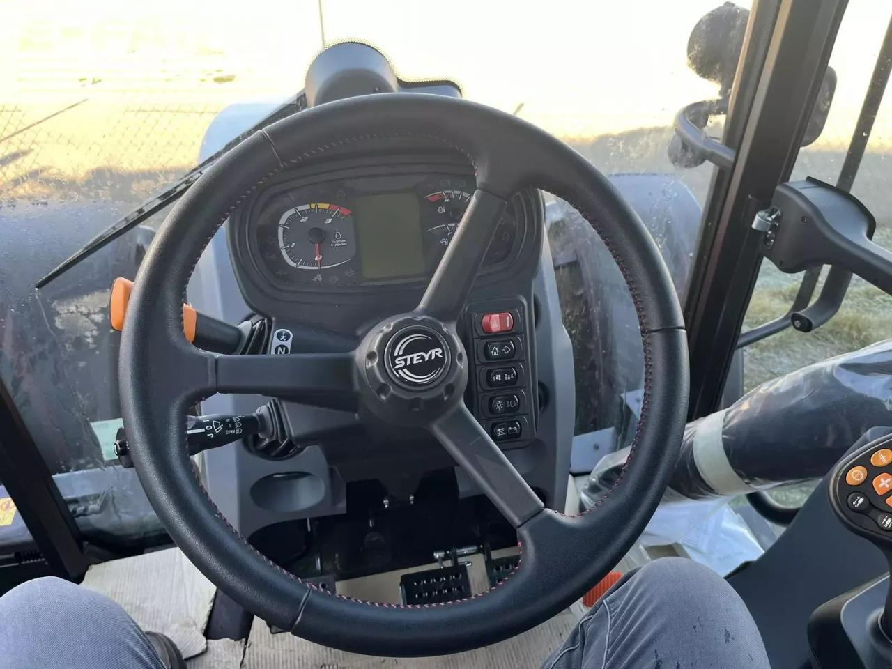 Steyr 4110 multi (stage v) - Tracteur agricole: photos 5 Steyr 4110 multi (stage v) - Tracteur agricole: photos 5