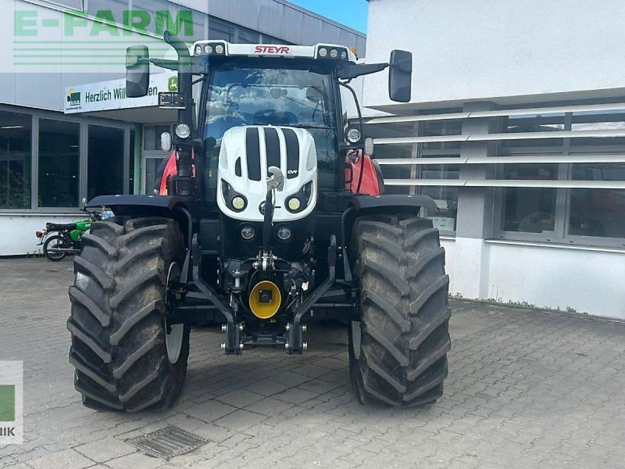 Steyr 6175 impuls cvt CVT - Tracteur agricole: photos 2 Steyr 6175 impuls cvt CVT - Tracteur agricole: photos 2