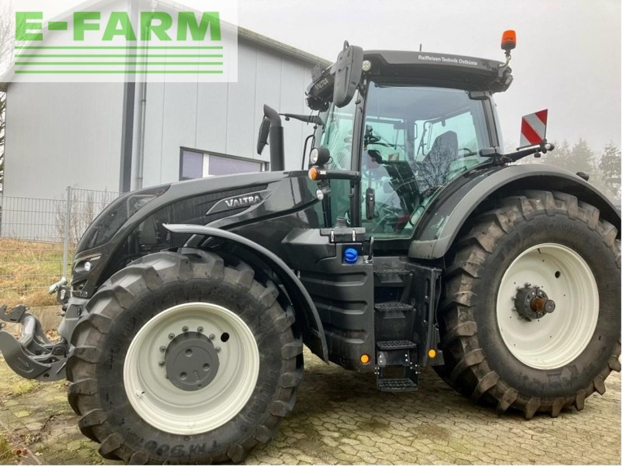 Valtra s324 smarttouch mr19 - Tracteur agricole: photos 2 Valtra s324 smarttouch mr19 - Tracteur agricole: photos 2