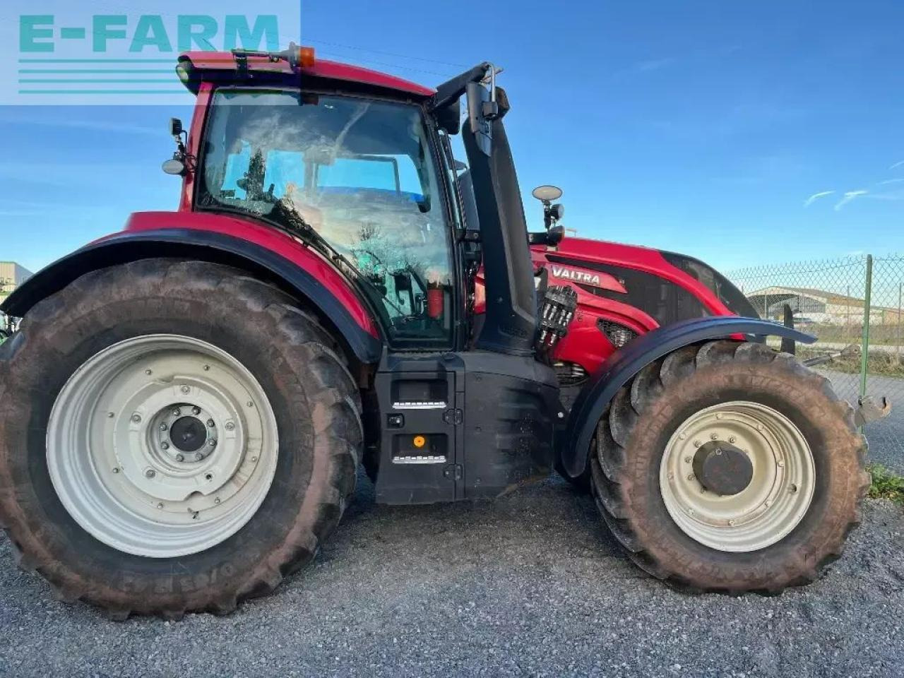 Valtra t 214 direct smarttouch Direct - Tracteur agricole: photos 5 Valtra t 214 direct smarttouch Direct - Tracteur agricole: photos 5