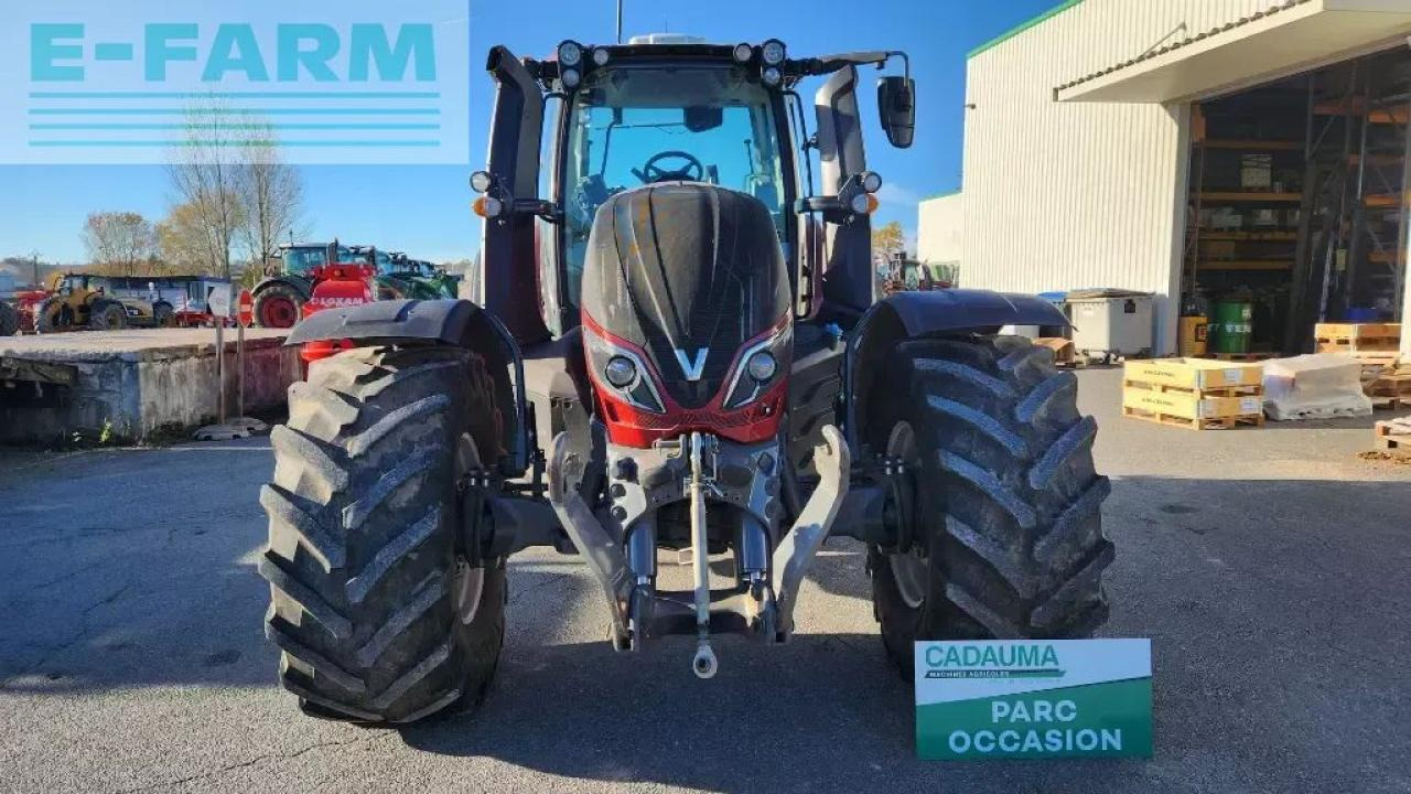 Valtra t 214 direct smarttouch Direct - Tracteur agricole: photos 2 Valtra t 214 direct smarttouch Direct - Tracteur agricole: photos 2