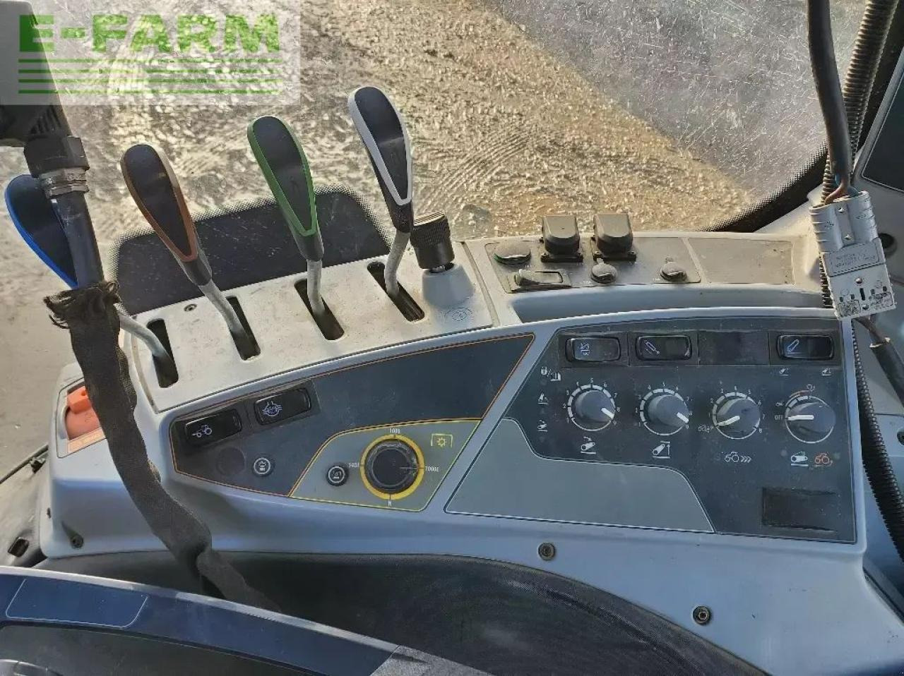 Valtra t214 active *** garantie 1 an ***** Active - Tracteur agricole: photos 2 Valtra t214 active *** garantie 1 an ***** Active - Tracteur agricole: photos 2