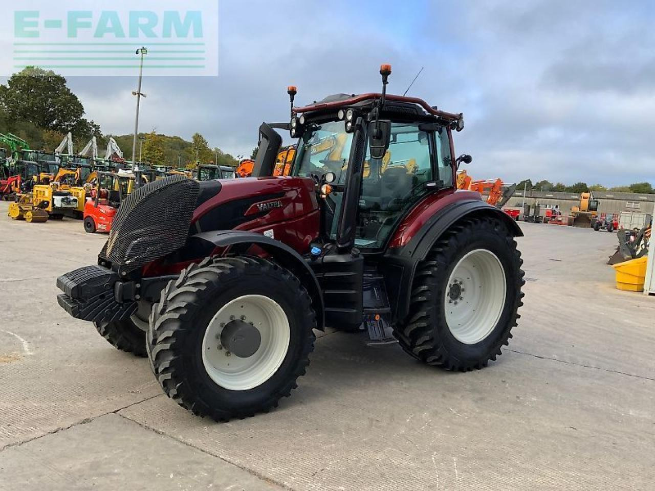 Valtra t235 active twin track reverse drive Active - Tracteur agricole: photos 4 Valtra t235 active twin track reverse drive Active - Tracteur agricole: photos 4