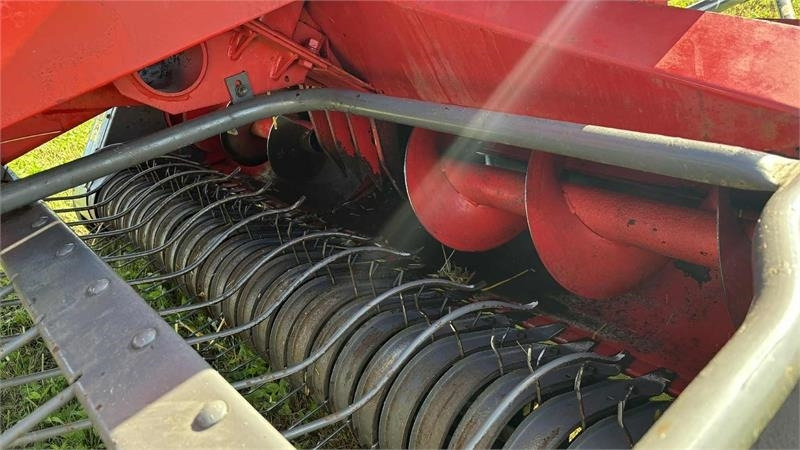 Massey Ferguson 1839 Småballe presser - Enrubanneuse: photos 5 Massey Ferguson 1839 Småballe presser - Enrubanneuse: photos 5