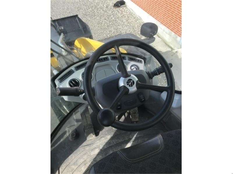 New Holland W190D - Chargeuse sur pneus: photos 5 New Holland W190D - Chargeuse sur pneus: photos 5