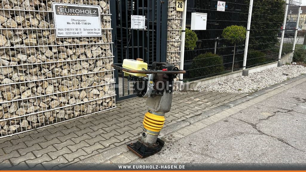 Ammann Vibrationsstampfer ABS 68 - Plaque vibrante: photos 1 Ammann Vibrationsstampfer ABS 68 - Plaque vibrante: photos 1