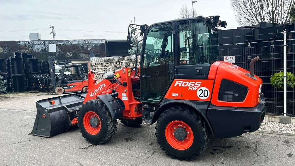 Kubota R 065, Radlader, hydr. Schnellwechsler, Schaufel - Chargeuse sur pneus: photos 3 Kubota R 065, Radlader, hydr. Schnellwechsler, Schaufel - Chargeuse sur pneus: photos 3