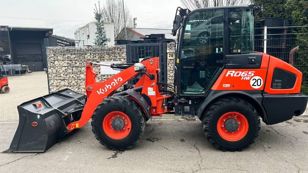 Kubota R 065, Radlader, hydr. Schnellwechsler, Schaufel - Chargeuse sur pneus: photos 5 Kubota R 065, Radlader, hydr. Schnellwechsler, Schaufel - Chargeuse sur pneus: photos 5