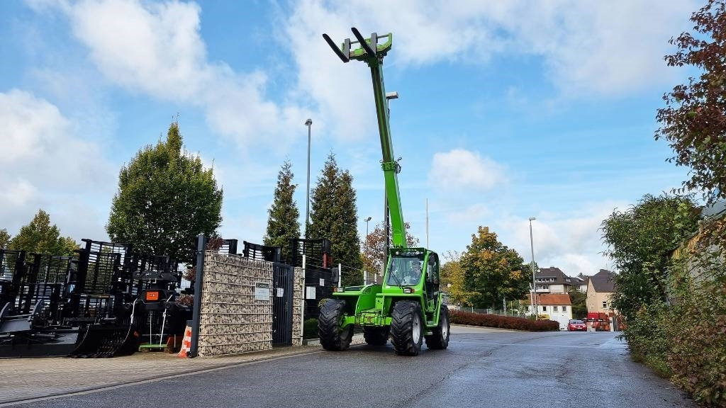 Chargeuse sur pneus Merlo Radlader P34.7 Turbo 4x4, Allrad, Hubhöhe 7 m: photos 10 Chargeuse sur pneus Merlo Radlader P34.7 Turbo 4x4, Allrad, Hubhöhe 7 m: photos 10