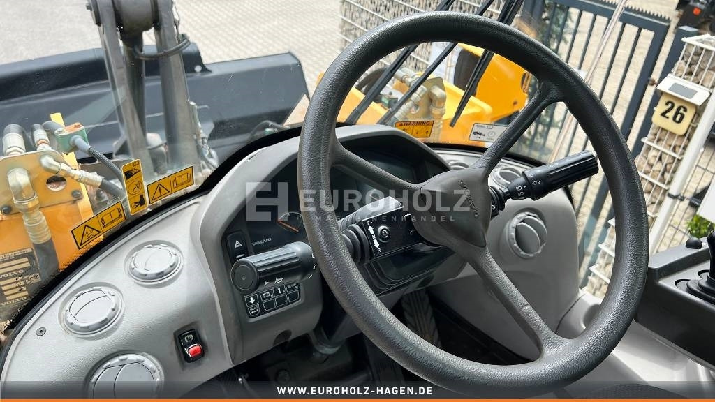 Chargeuse sur pneus Volvo L 120 G mit Klima und SW, Reifen und Schaufel Neu: photos 16