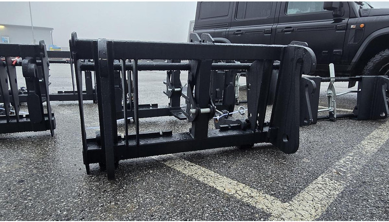 Big Adapter Claas Scorpio auf Dreipunkt - Accessoire: photos 2 Big Adapter Claas Scorpio auf Dreipunkt - Accessoire: photos 2