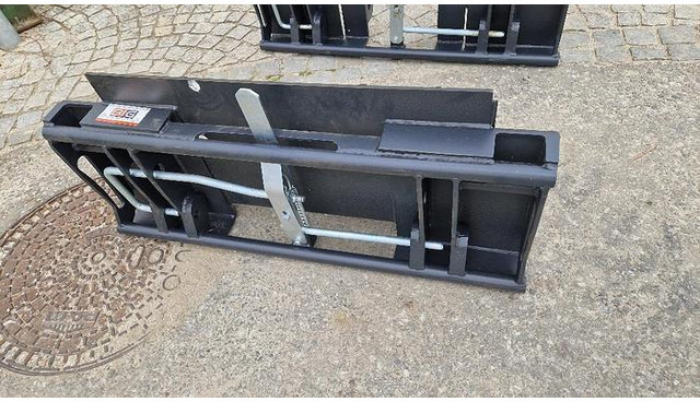 Big Bobcat 90 cm Adapter mit Euro Aufnahme - Accessoire: photos 1 Big Bobcat 90 cm Adapter mit Euro Aufnahme - Accessoire: photos 1