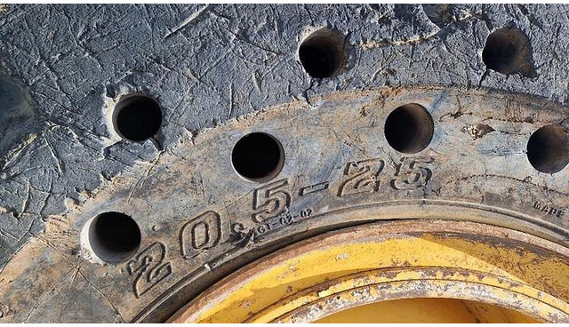 Pneu Big Vollgummi Räder 20,5 x 25 mit Volvo Felgen: photos 14 Pneu Big Vollgummi Räder 20,5 x 25 mit Volvo Felgen: photos 14