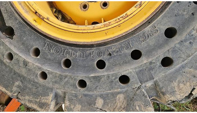 Pneu Big Vollgummi Räder 20,5 x 25 mit Volvo Felgen: photos 6 Pneu Big Vollgummi Räder 20,5 x 25 mit Volvo Felgen: photos 6