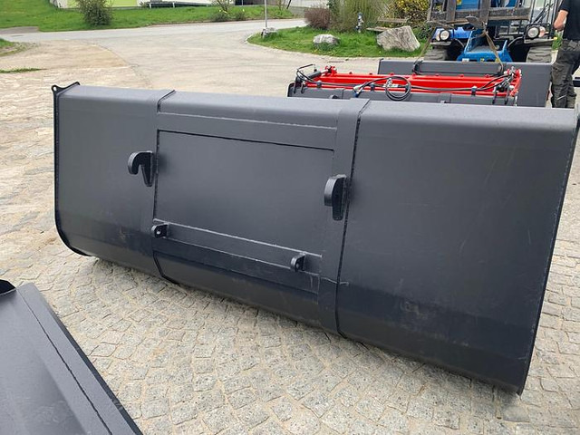 Big Volumenschaufel 250 cm mit Euro Aufnahme - Minibus, Transport de personnes: photos 4 Big Volumenschaufel 250 cm mit Euro Aufnahme - Minibus, Transport de personnes: photos 4