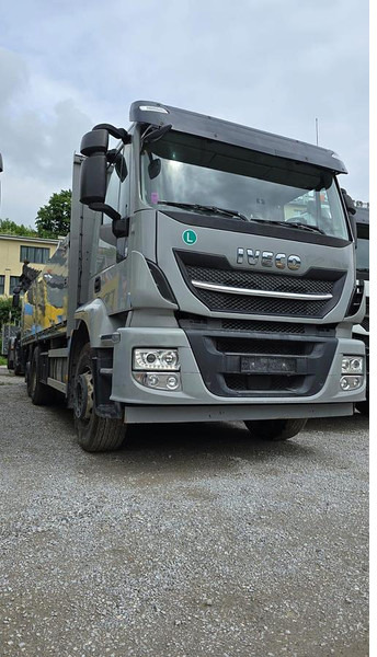 Iveco Stralis 6x2 Baustoffpritsche mit Hiab 228-E5 Kran - Camion plateau: photos 2 Iveco Stralis 6x2 Baustoffpritsche mit Hiab 228-E5 Kran - Camion plateau: photos 2
