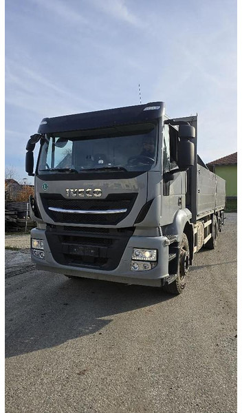 Iveco Stralis 6x2 Baustoffpritsche mit Hiab 228-E5 Kran - Camion grue: photos 2 Iveco Stralis 6x2 Baustoffpritsche mit Hiab 228-E5 Kran - Camion grue: photos 2