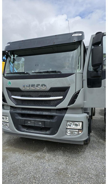 Iveco Stralis 6x2 Baustoffpritsche mit Hiab 228-E5 Kran - Camion plateau: photos 1 Iveco Stralis 6x2 Baustoffpritsche mit Hiab 228-E5 Kran - Camion plateau: photos 1