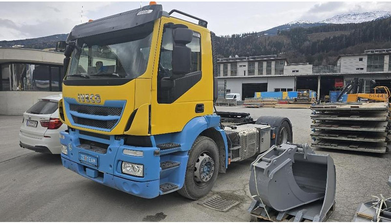 Iveco Strallis 4x2 Sattelzugmaschine mit Kipphydraulik - Camion porte-conteneur/ Caisse mobile: photos 1 Iveco Strallis 4x2 Sattelzugmaschine mit Kipphydraulik - Camion porte-conteneur/ Caisse mobile: photos 1