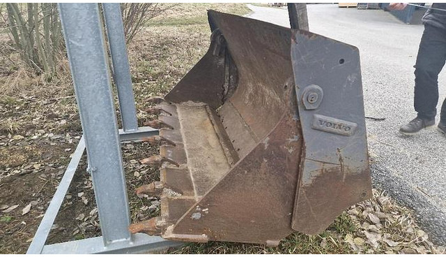 Volvo 4in1 Klappschaufel, Passend zu Volvo L25 180cm Arbeitbreite - Godet: photos 1 Volvo 4in1 Klappschaufel, Passend zu Volvo L25 180cm Arbeitbreite - Godet: photos 1