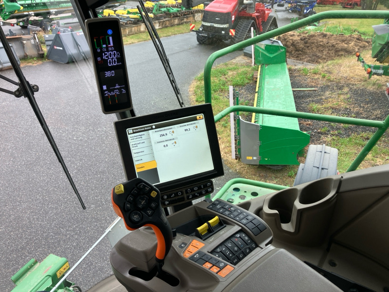 John Deere X9 1100 - Moissonneuse-batteuse: photos 4 John Deere X9 1100 - Moissonneuse-batteuse: photos 4