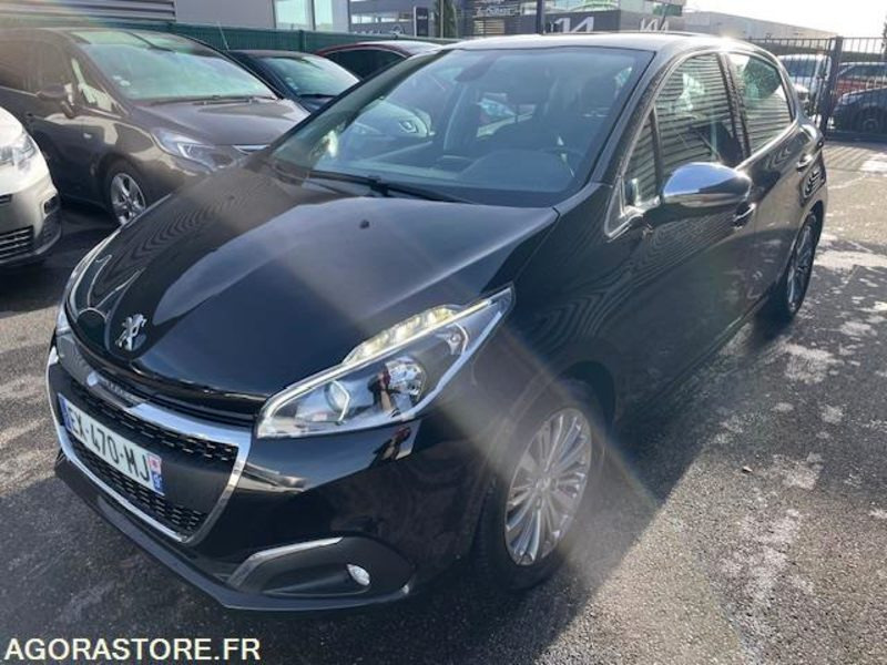 208 ALLURE PT 110cv-05/2016- 87950 KM - Voiture: photos 1 208 ALLURE PT 110cv-05/2016- 87950 KM - Voiture: photos 1