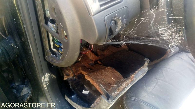 AUDI A6 - 2002 - POUR PIECES - Voiture: photos 4 AUDI A6 - 2002 - POUR PIECES - Voiture: photos 4