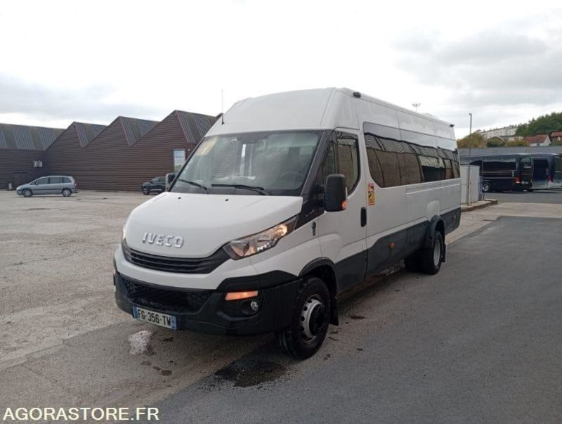 AUTOCAR IVECO 22 PLACES / 1ERE MAIN / BVA / 135467 KM ORIGINE - Autocar: photos 1 AUTOCAR IVECO 22 PLACES / 1ERE MAIN / BVA / 135467 KM ORIGINE - Autocar: photos 1