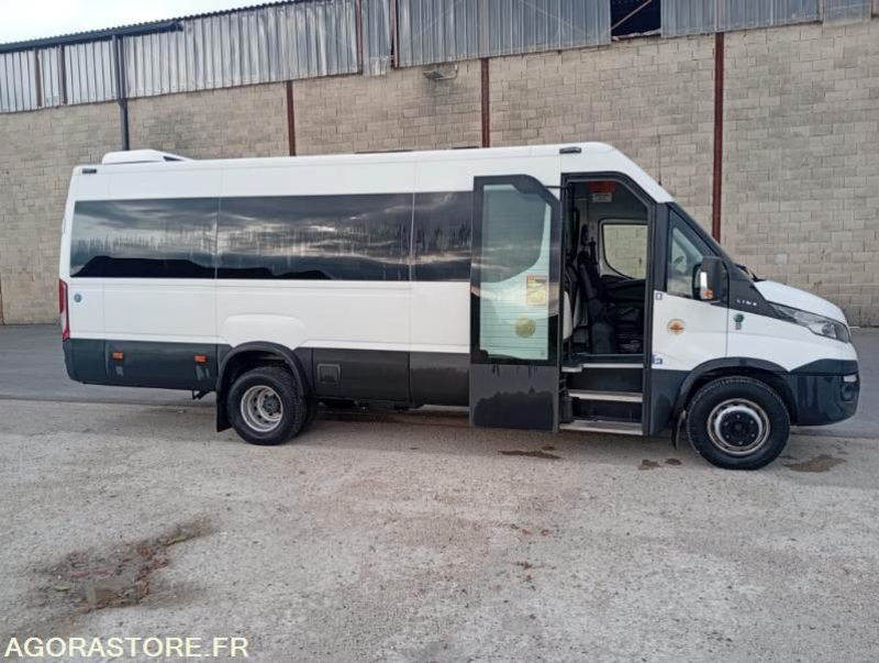 AUTOCAR IVECO 22 PLACES / 1ERE MAIN / BVA / 135467 KM ORIGINE - Autocar: photos 3 AUTOCAR IVECO 22 PLACES / 1ERE MAIN / BVA / 135467 KM ORIGINE - Autocar: photos 3