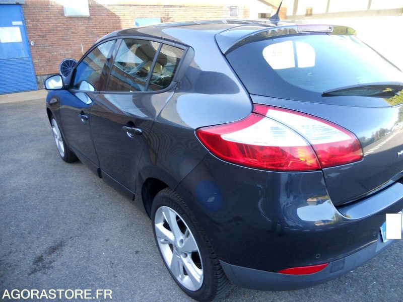 LOT 8 SLT - RENAULT MEGANE - Autre matériel: photos 4 LOT 8 SLT - RENAULT MEGANE - Autre matériel: photos 4