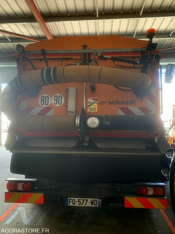 BALAYEUSE COMPOSÉE D'UN PORTEUR MERCEDES ET D'UN SYSTÈME DE BALAYAGE SCHMIDT - Balayeuse de voirie: photos 5 BALAYEUSE COMPOSÉE D'UN PORTEUR MERCEDES ET D'UN SYSTÈME DE BALAYAGE SCHMIDT - Balayeuse de voirie: photos 5