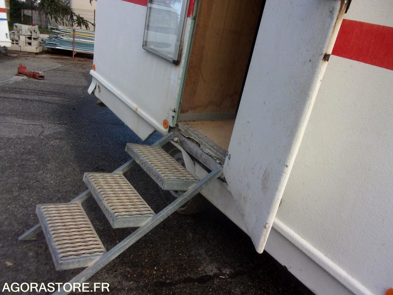 BARAQUE CHANTIER WC VESTIAIRE COIN REPOS N°1 - Matériel de chantier: photos 2 BARAQUE CHANTIER WC VESTIAIRE COIN REPOS N°1 - Matériel de chantier: photos 2