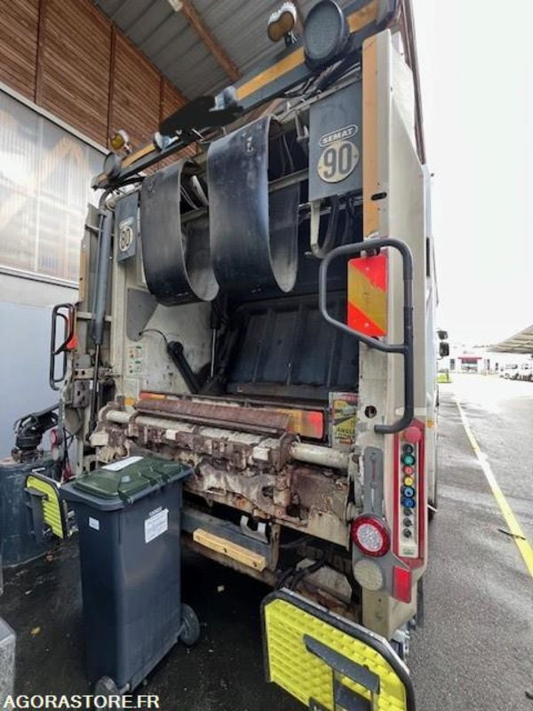 BENNE A ORDURES MENAGERES RENAULT - Benne à ordures ménagères: photos 3 BENNE A ORDURES MENAGERES RENAULT - Benne à ordures ménagères: photos 3