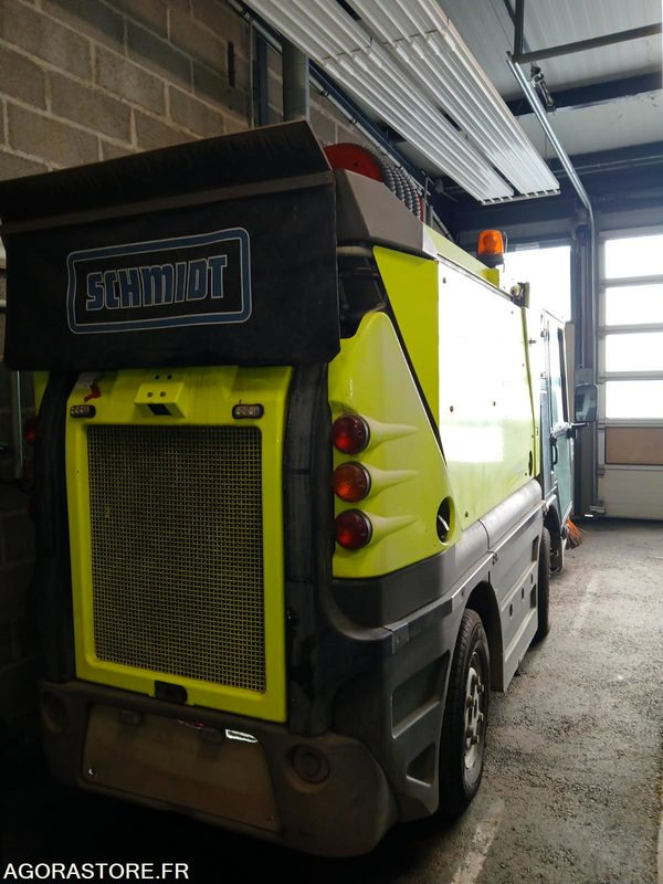 Balayeuse - Balayeuse de voirie: photos 1 Balayeuse - Balayeuse de voirie: photos 1