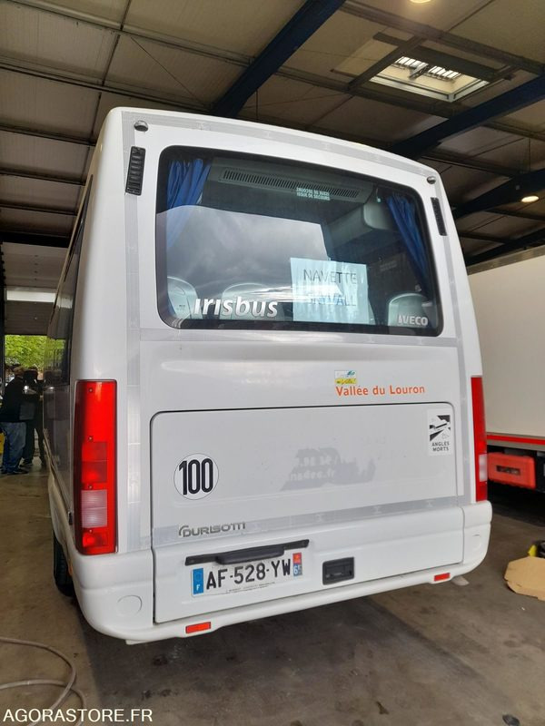 CAR IVECO de 2009 POUR PIECES - Bus: photos 1 CAR IVECO de 2009 POUR PIECES - Bus: photos 1